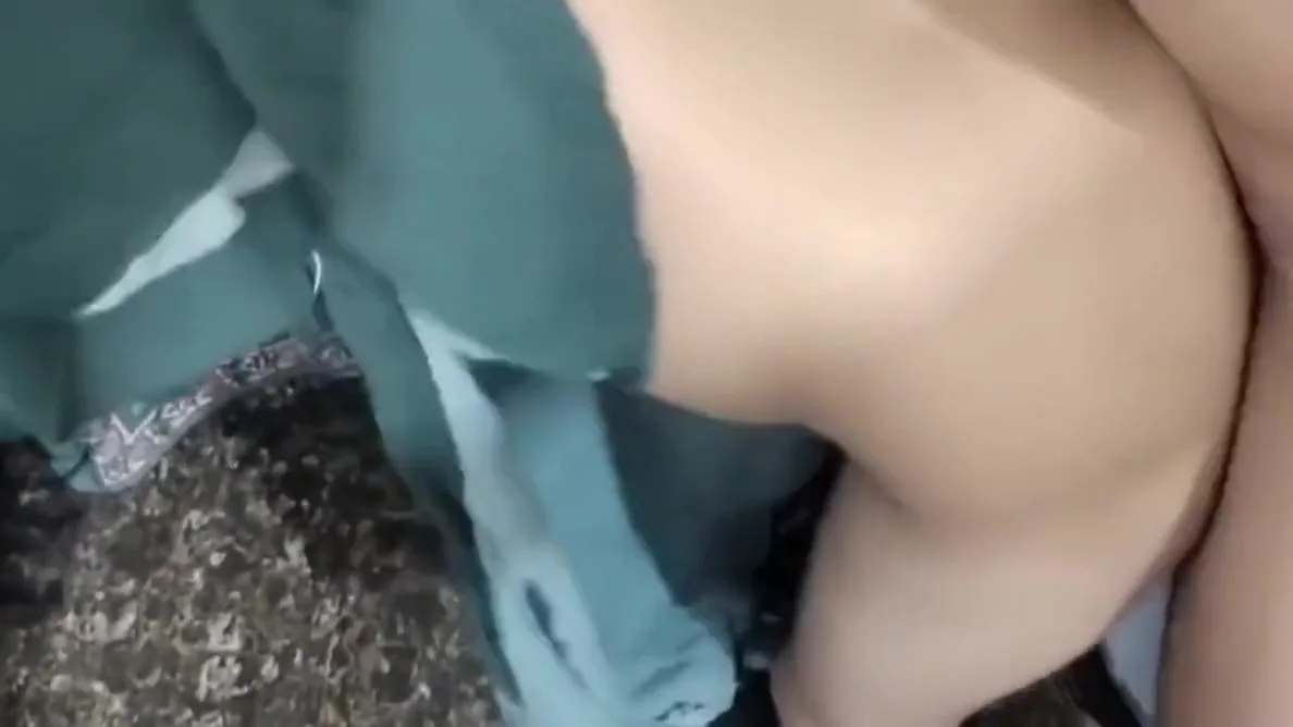 Muslim Girlfriend Ko Bathroom Me Pakad Ke Pel Diya