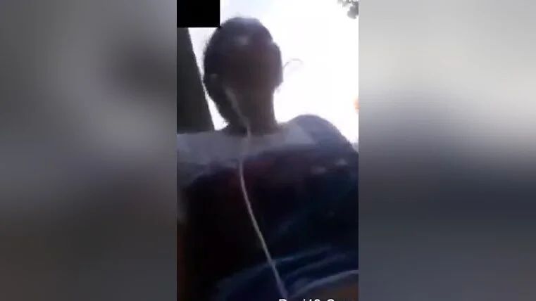 Today Exclusive- Desi Girl Showing Her Boobs And Pussy Fingerring On Video Call 2