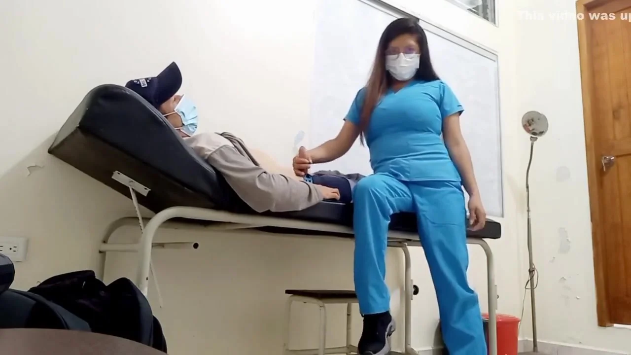 This Is Hot!! Doctor With Few Scruples Agrees To Make Homemade Porn With Her Consultation Patient