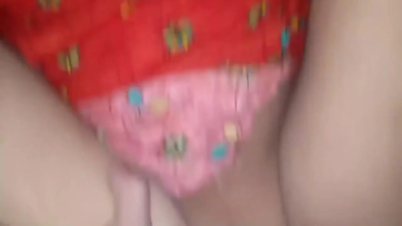 Desi Bhabi Fucking Her Beautiful Wet Pussy