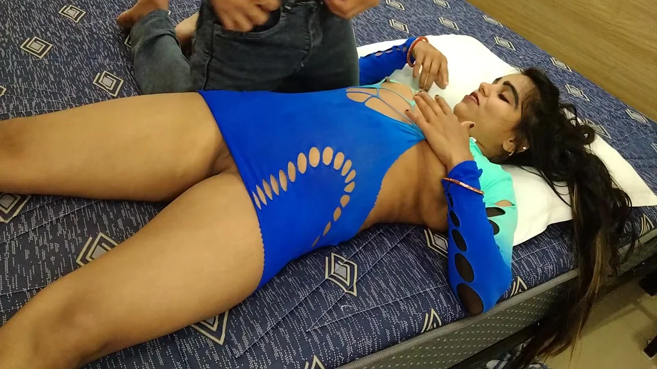 Valentine S Day - Pressed Boobs On The Pretext Of Giving Oil Message