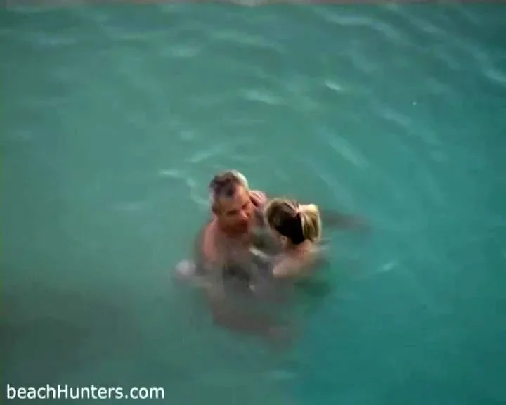 Nude Milf Shaved Pussy Beach Voyeur HD