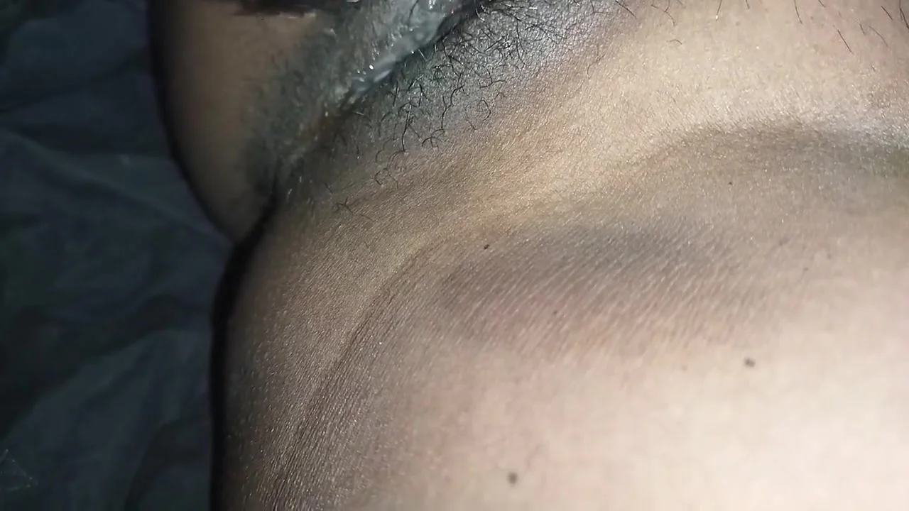 Bhabhi Ko Chut Chatne Se Pani Nikal Gaya