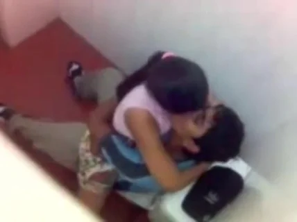 Mms Of College Couple In Washroom