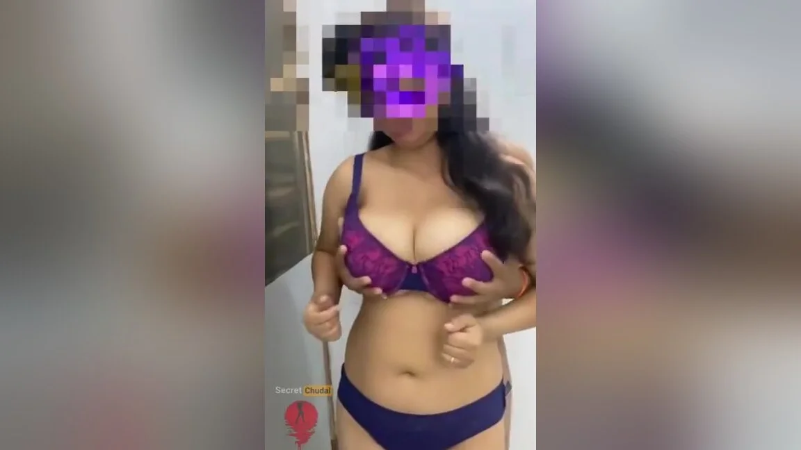 Hottest Indian Girl Deeply Sucking Cock With Dirty Hindi Audio