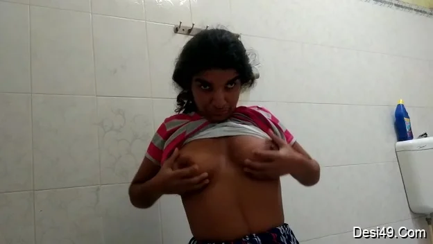 Today Exclusive- Desi Girl Showing Her Boobs And Pussy 8