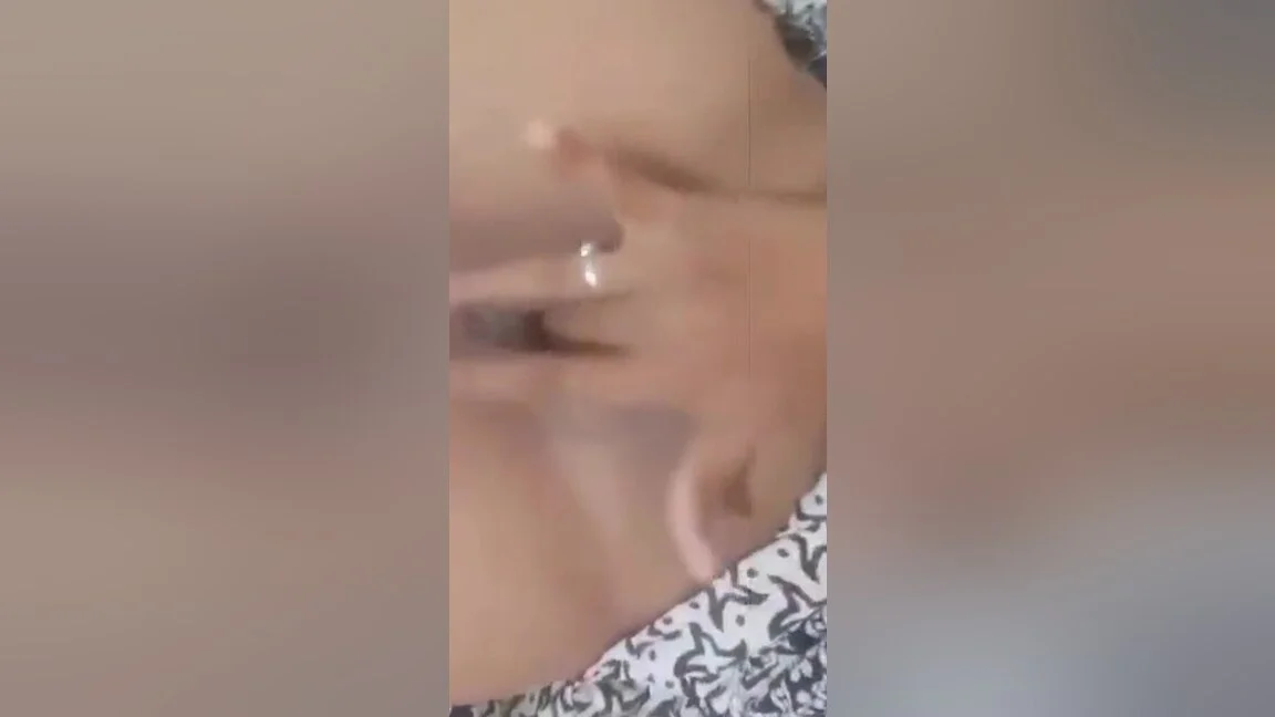 Today Exclusive- Tamil Bhabhi Showing Her Pussy And Bathing 2