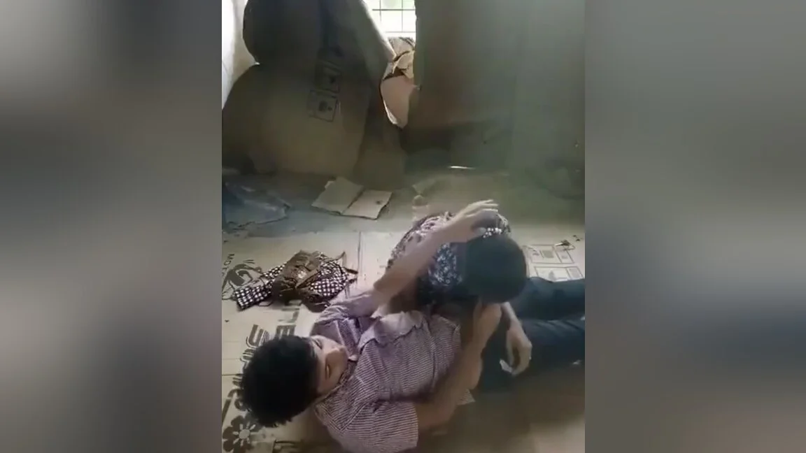 Indian Desi Sex Boyfriend With Girl Friend First Time Sex Videos