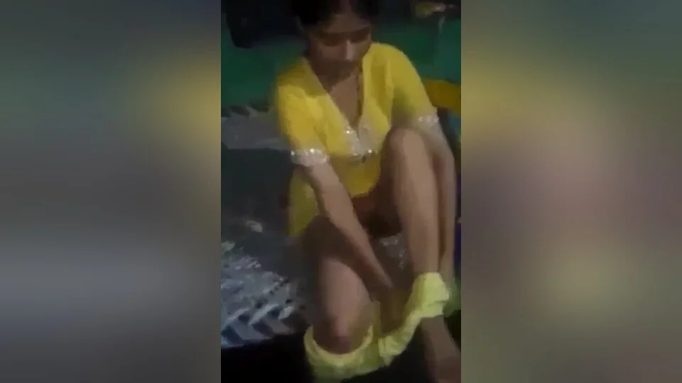 Today Exclusive- Desi Village Girl Hard Fucked By Lover