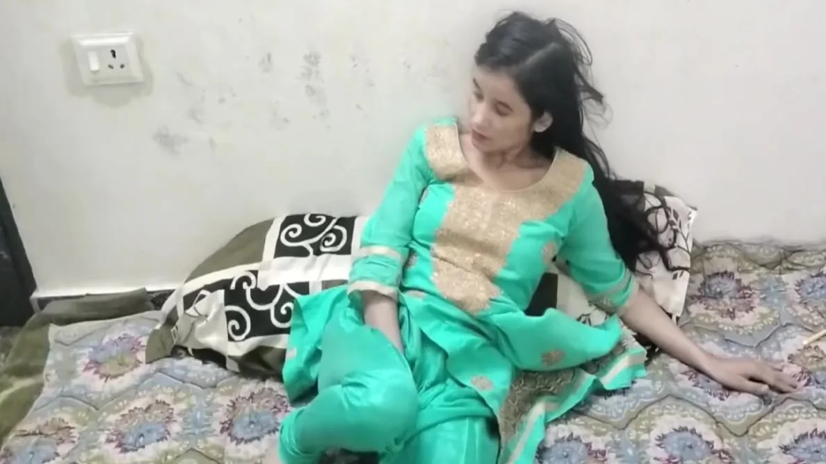 Dost Ki Stepsister Ko Gandi Video Dekhte Pakad With Li Ya