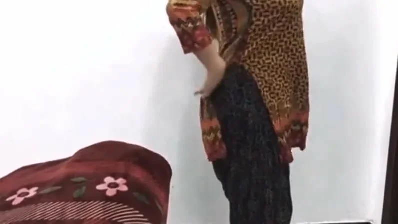 Sexy Muslim Woman Showing His Big Titts And Rubbing His Tight Pussy