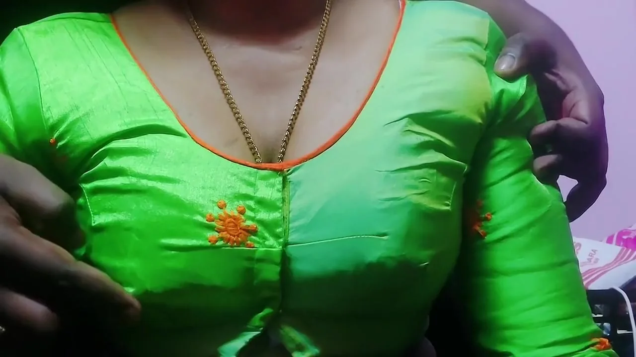 Hot And Juicy Desi Indian Woman Cheating With Married Boy