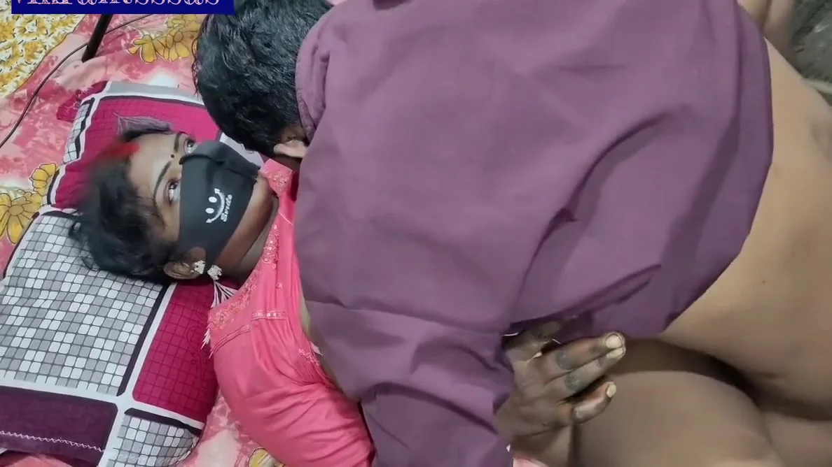 Usha Bhabhi Ko Aapne Husband Ne Bahar Se Aakar Khoob Choda