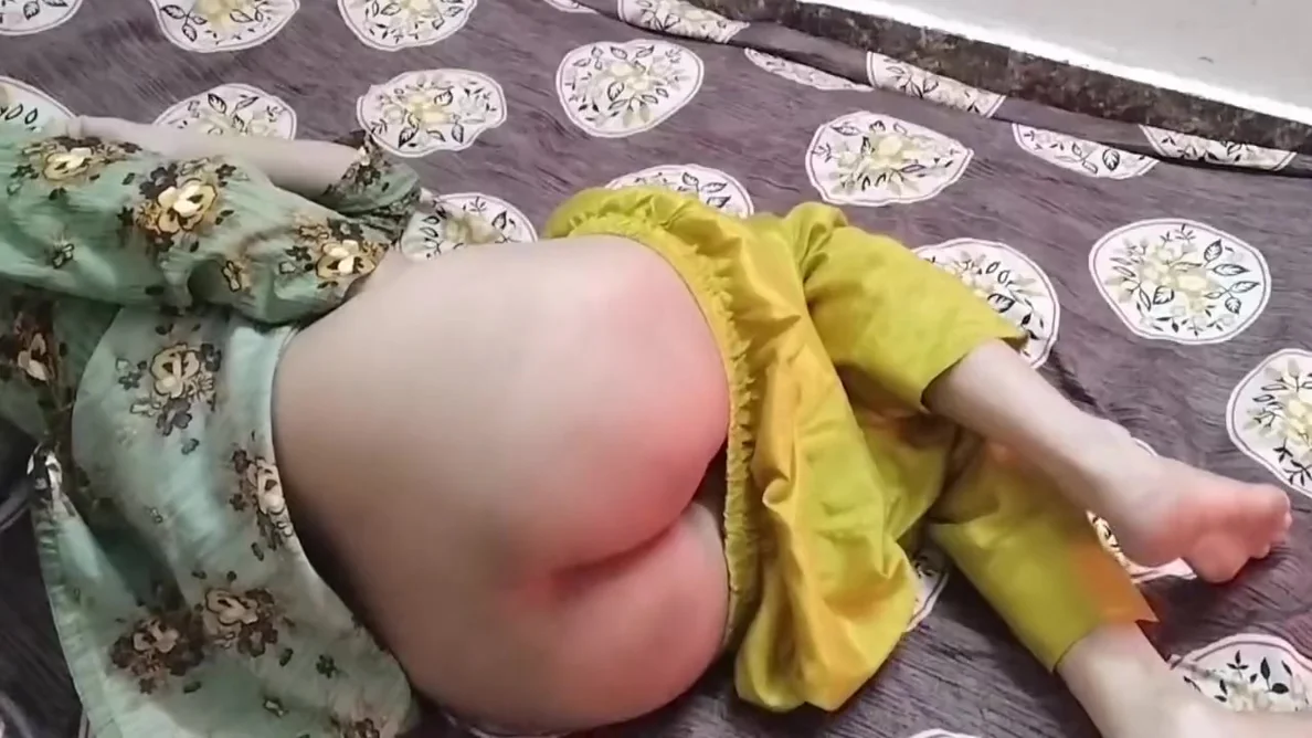 Stepmother In Law Ko Room Me Band Kar Ke Jabar Dasti Pela