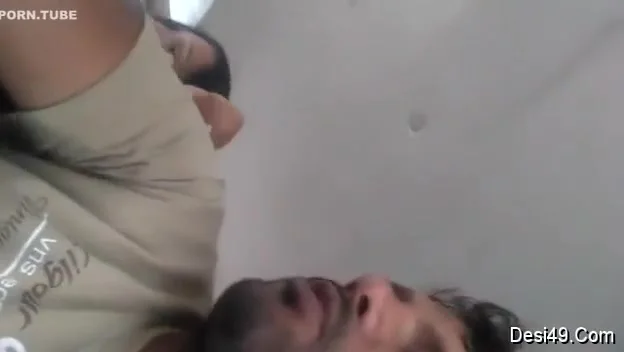 Exclusive – Cute Indian Lover Romance And Boob Sucking In Car