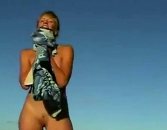Nude Beach - Aussie Blond