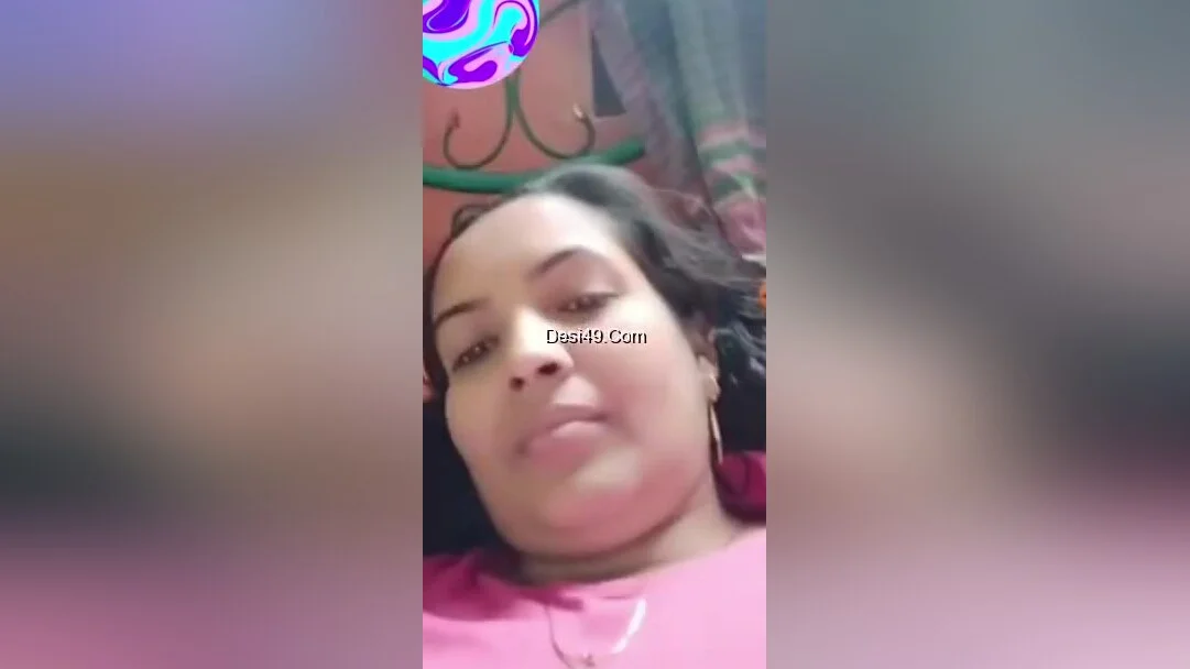 Today Exclusive- Boudi Showing Her Boobs