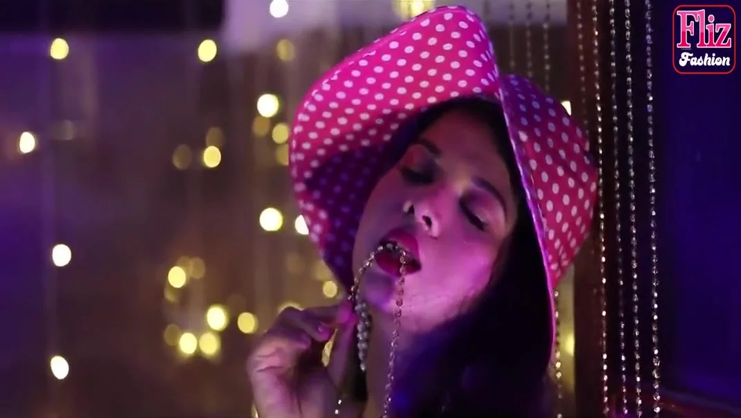 First On Net -sexy Paayel