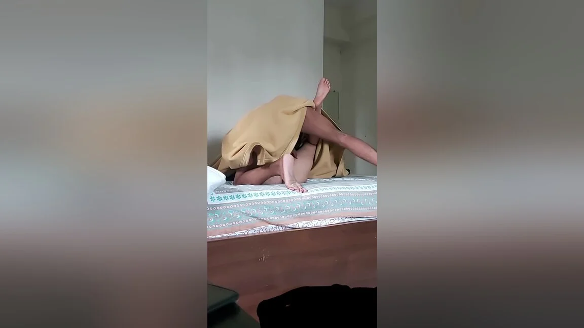 Meri Girlfriend Ke Chut Me Se Pani Nikala Thoda