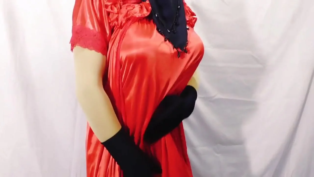 Bangladeshi Beautiful Hot Housewife Having Sex And Dancing Inside The Room