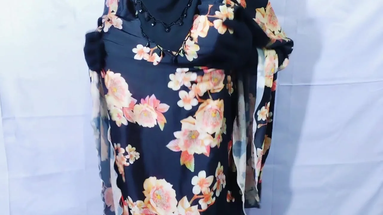 Muslim Hijabi Beautiful Housewife Fucking With Neighbor - With Clear Hindi Audio