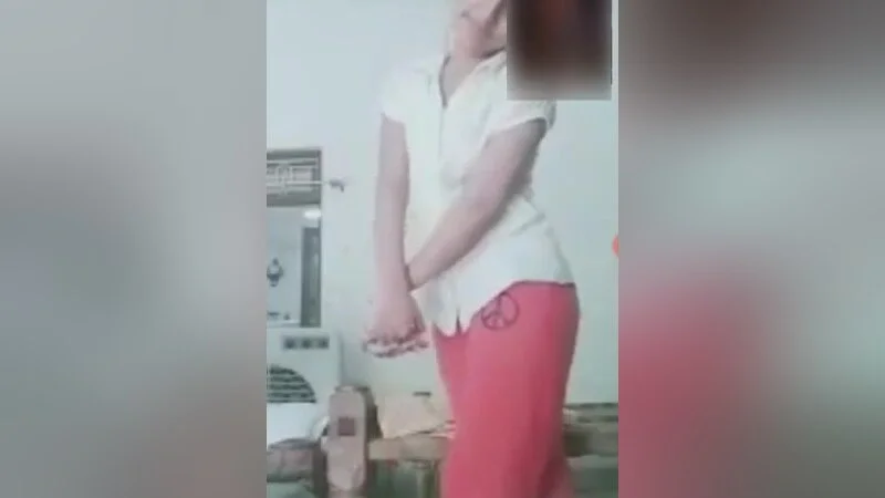 Today Exclusive- Sexy Desi Girl Showing Her Boobs And Pussy 1