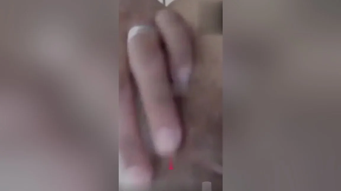 Today Exclusive- Cute Desi Girl Showing Her Pussy