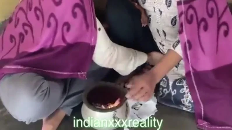 Desi Hot Wife Ko Thand Me Husband Ne Jabardast Garam Kiya