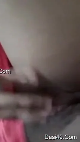 Exclusive- Super Sexy Look Desi Girl Showing Her Boobs