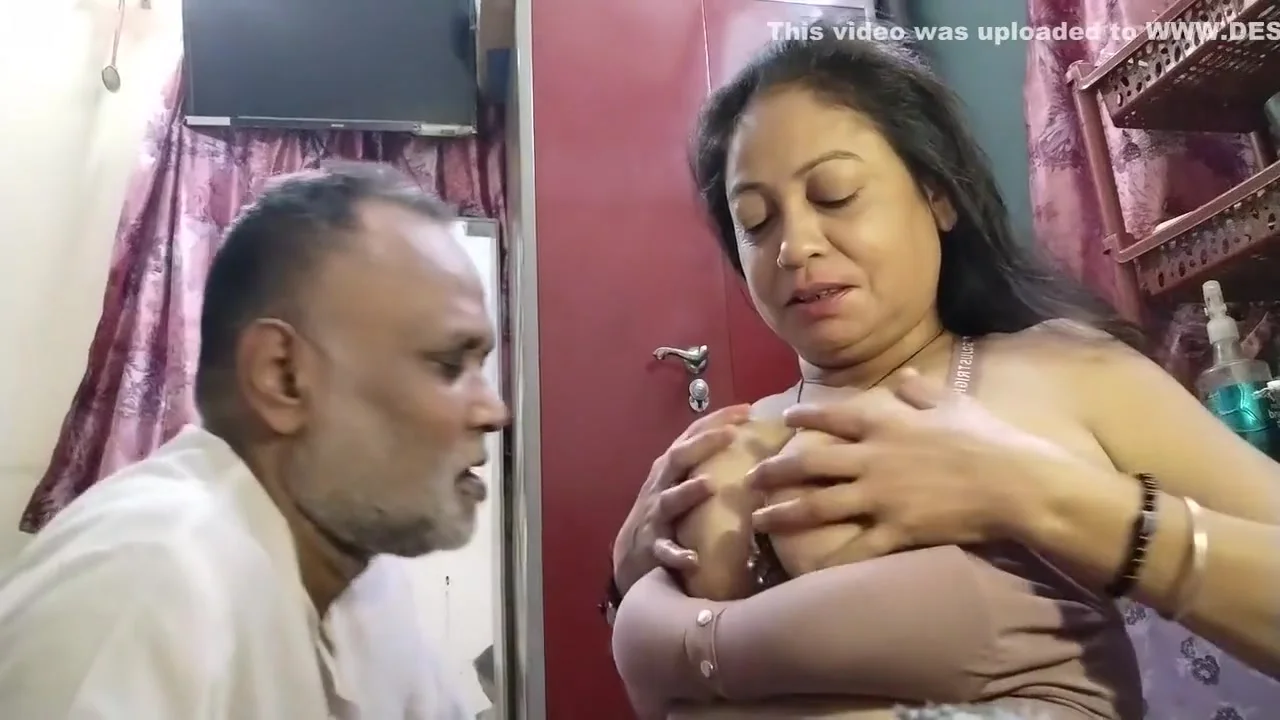 Hot Kiss - Indian Desi Bhabhi Fore Play,lip Kiss Her Hot Nipple Boobs, Funny, Home Made
