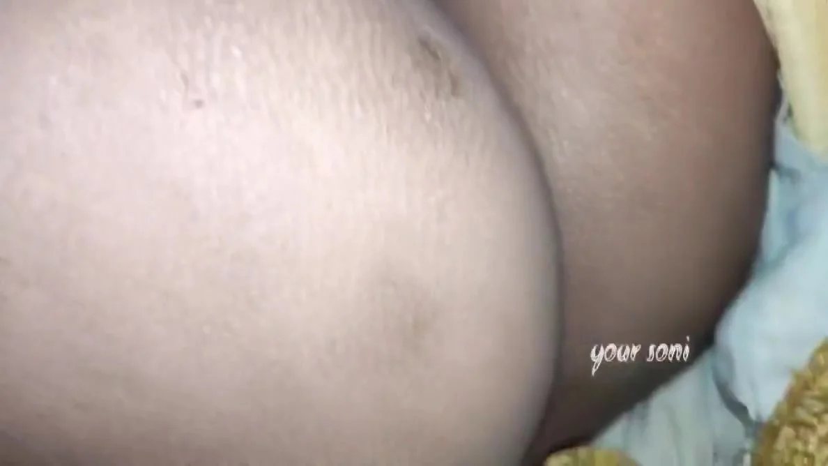 Dever Ne Soi Hui Bhabhi Ko Chupke Se Gand Mari