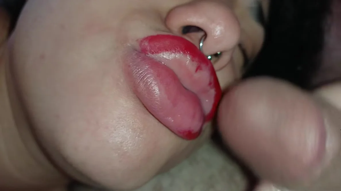 Creampie On The Sluts Big Lips, She Waits Eagerly For Hot Milk