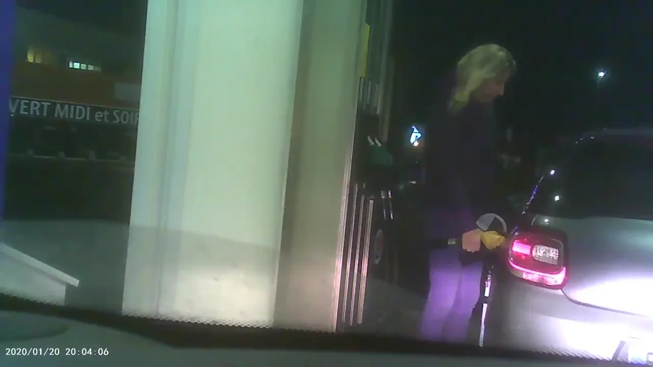 Girls persers public