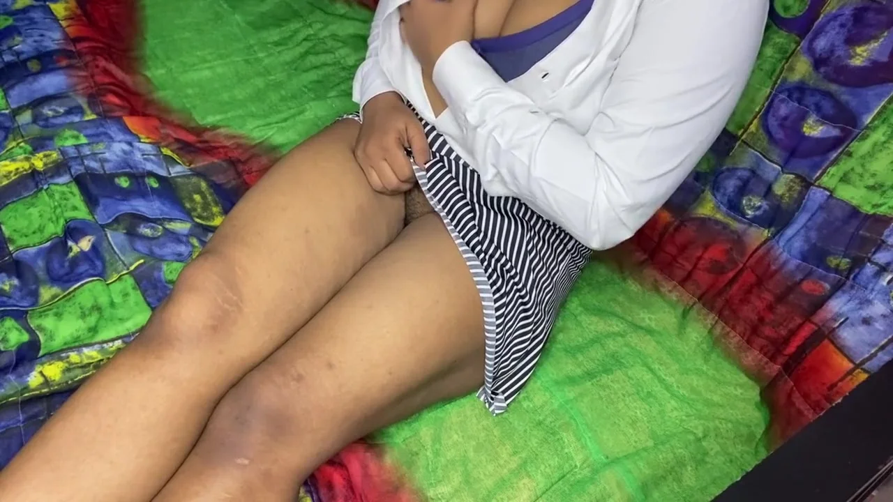Indian Bhabhi Fuck Her Pussy By A Finger
