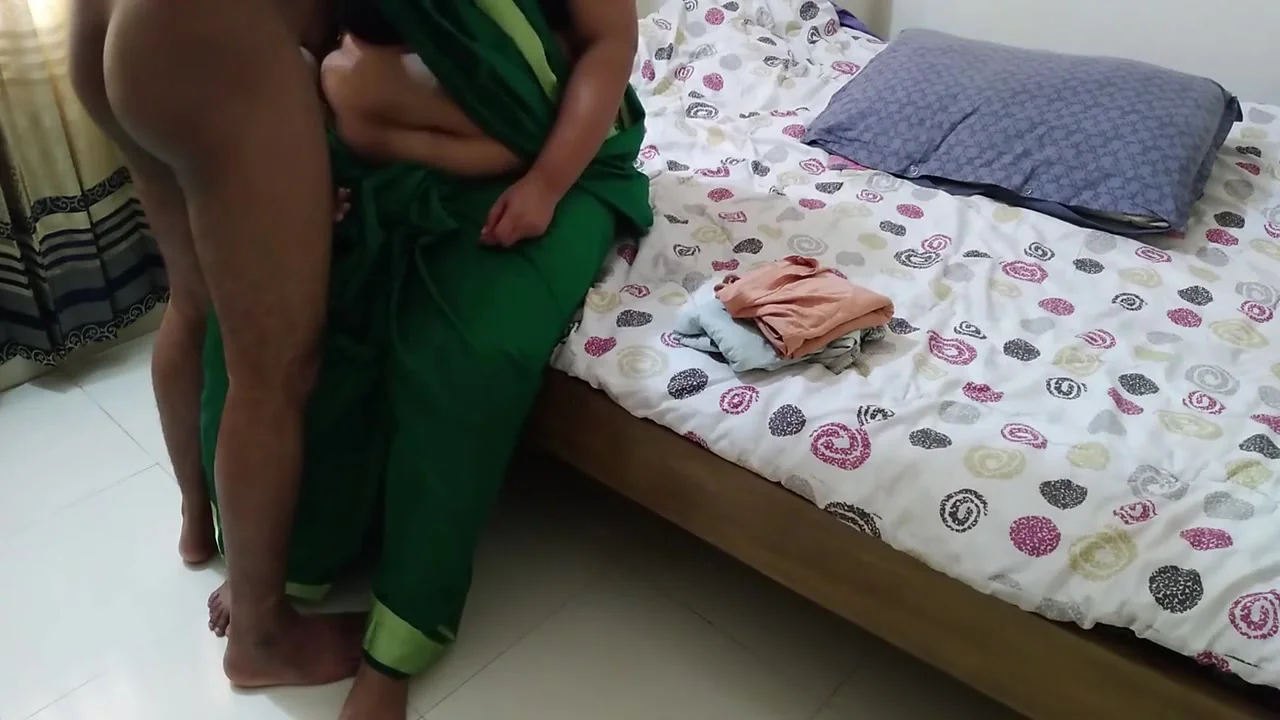 Bete Ne Sauteli Stepmother Ki Jabardast Chudai Bar Bar Jab Baba Ghar Par Nahi Tha - Stepmom & Stepson On Bed (huge Cumsot)