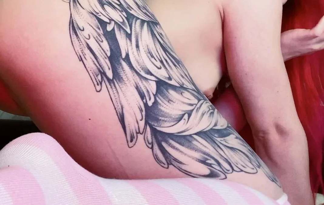 cute cutie redhead flashing ass on live webcam