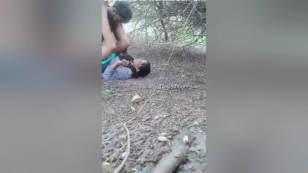 Desi Village Randi Bhabhis Outdoor Fucking With Lover 1