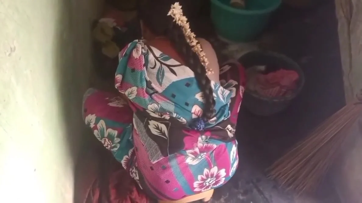 Priyanka Sexy Aunty Dress Washing In Bathrome