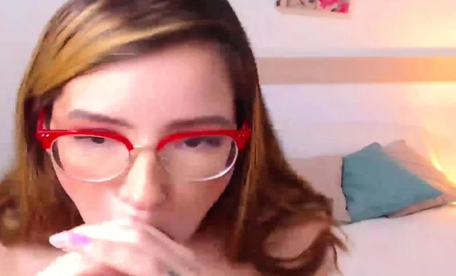 Stunning Babe Fucks Both Hole at Closeup Live Cam