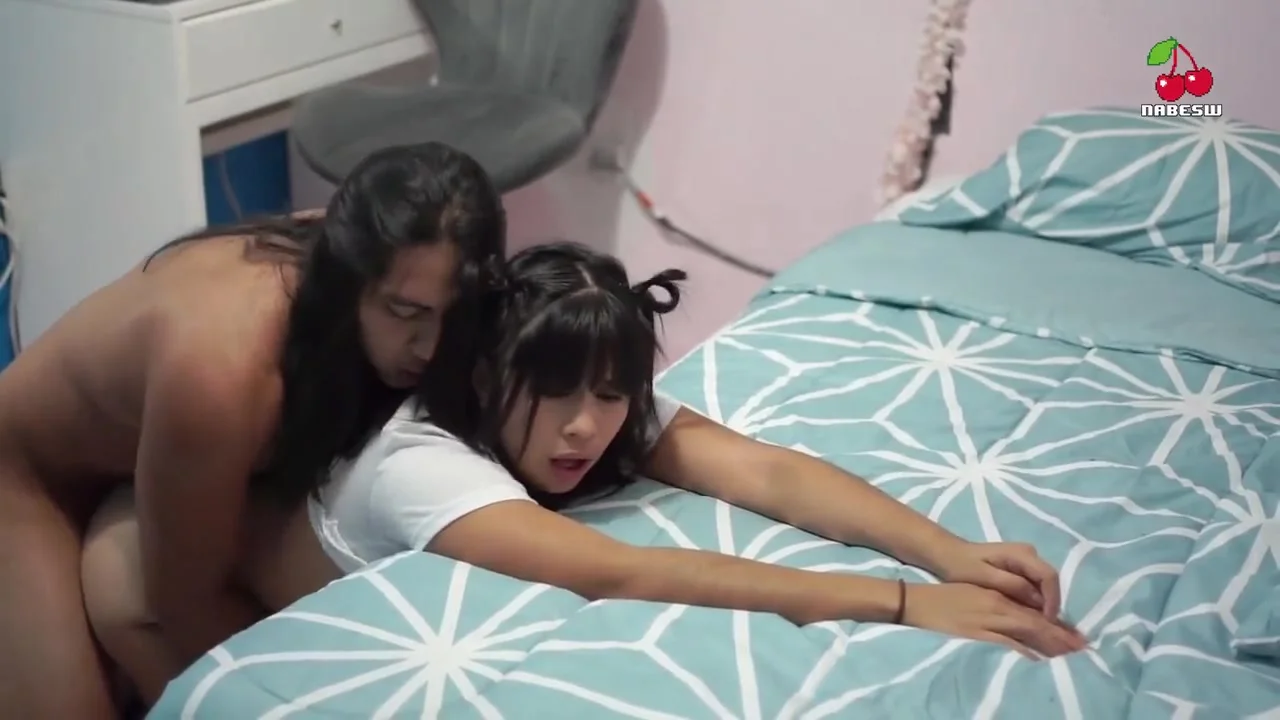 Chica Morena Con Cara Inocente (video Completo)