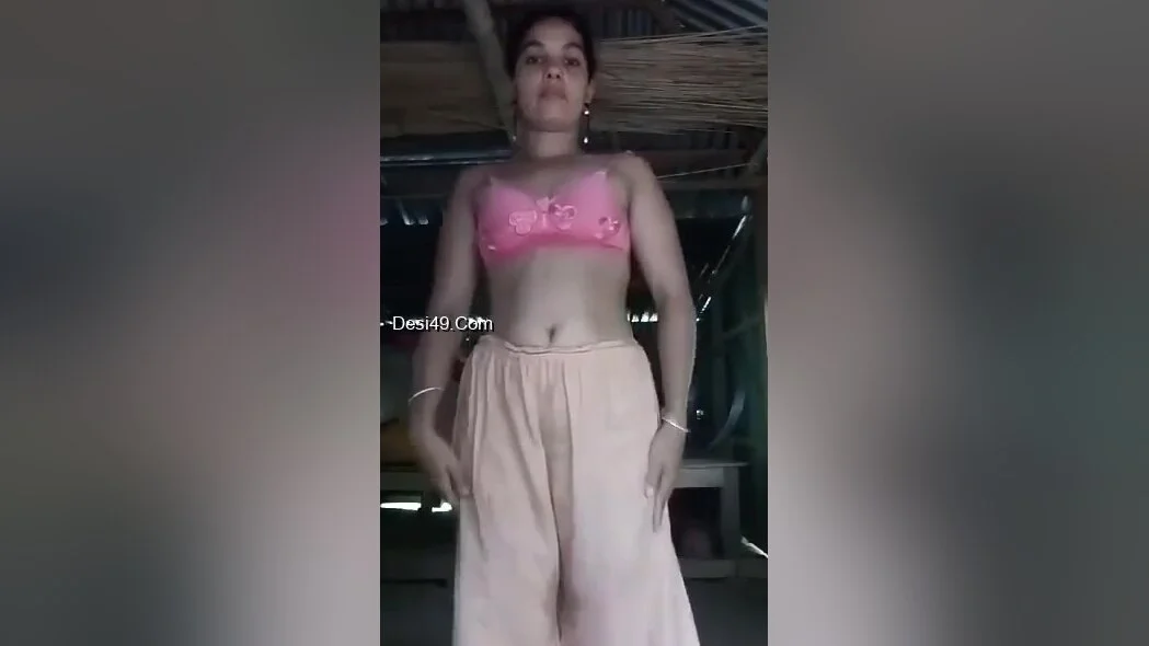 Desi Village Girl Shows Her Boobs And Pussy 2