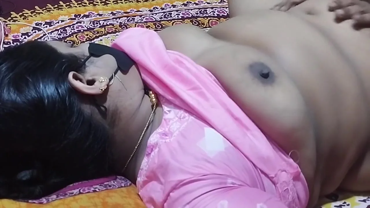 Hindu Boudi Big Boobs Show