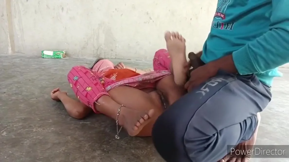 Village Outdoor And 18 Years In 18 Year Old Indian Desi Village Chick Outdoor Hard Fucking Video