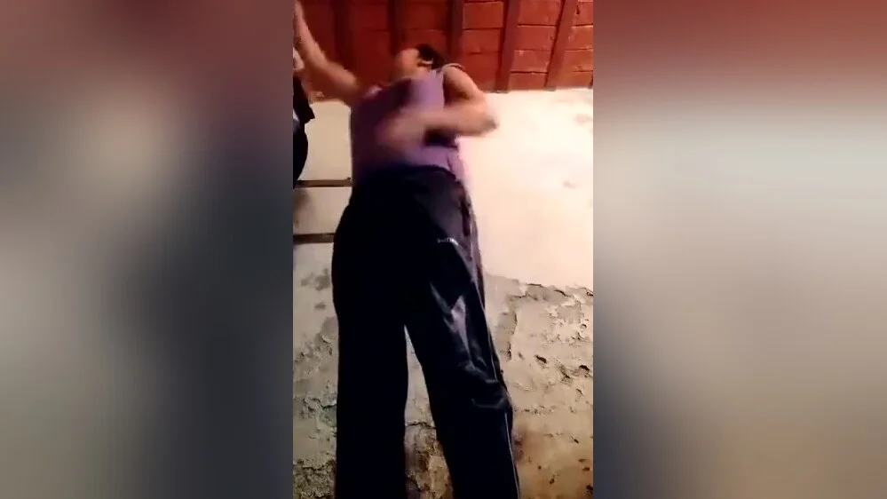 Today Exclusive- Cute Desi Girl Showing Her Boobs And Pussy 3