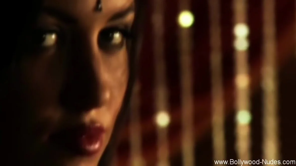 Seductive Dance From Sensual Indian Beauty Enjoyment