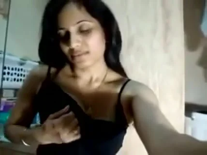 Indian Sex Of Desi Kashmiri College Teacher Fingering Pussy