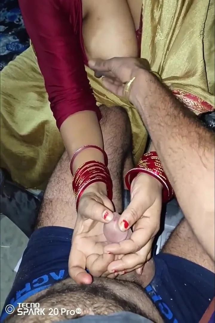 Hand Jab By Desi Nigeboor Waife