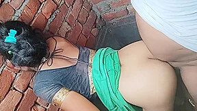 Indian Farmers Wife Working In Field Showing Big Ass And Giving Hard Painful Sex Hindi