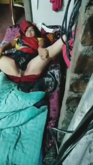 Village Aunty Pussy Captured On Cam Secretly
