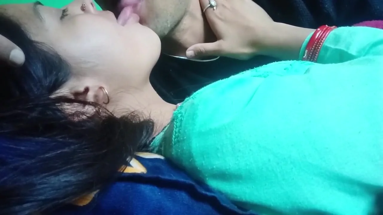 Horny Girlfriend Kissing With Boyfriend And Sucking Boobs
